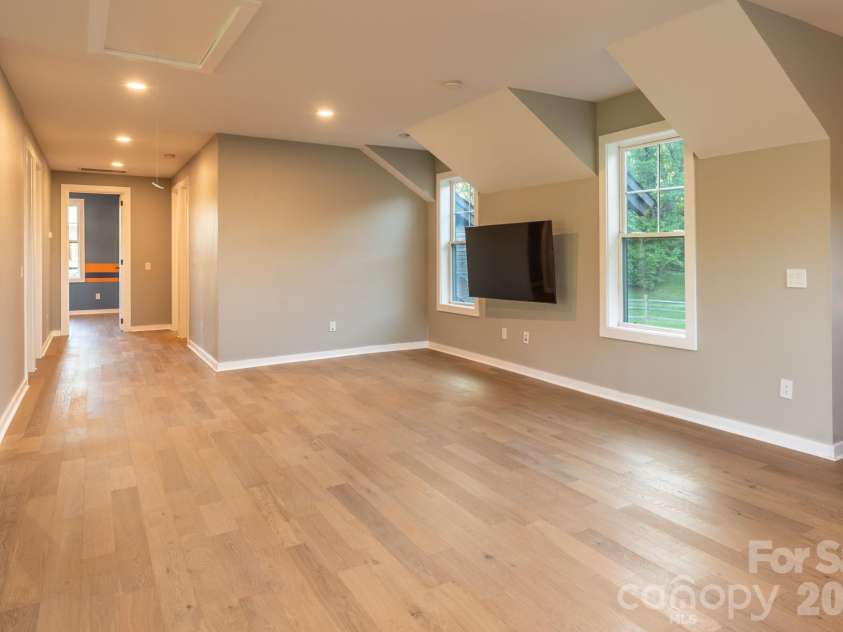 119 Summer Drive, Blowing Rock, NC 28605.  MLS# CAR4399507, YatesRealty ID 35455. 