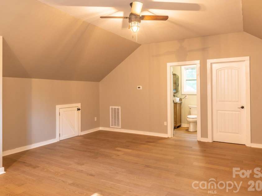 119 Summer Drive, Blowing Rock, NC 28605.  MLS# CAR4399507, YatesRealty ID 35455. 