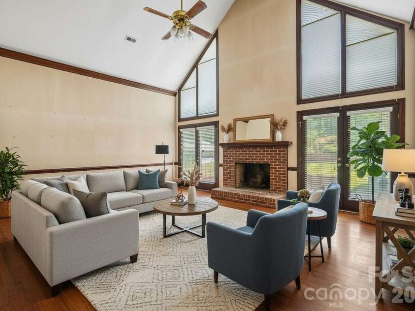 2231 Richardson Drive, Charlotte, NC 28211.  MLS# CAR4382056, YatesRealty ID 35456. 