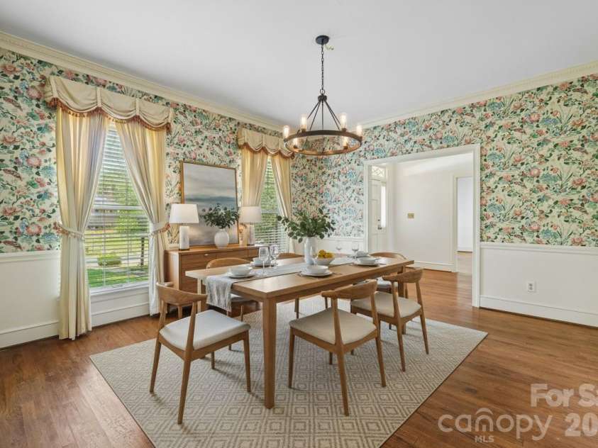 2231 Richardson Drive, Charlotte, NC 28211.  MLS# CAR4382056, YatesRealty ID 35456. 