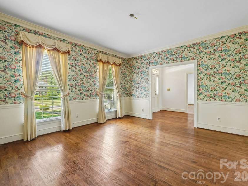 2231 Richardson Drive, Charlotte, NC 28211.  MLS# CAR4382056, YatesRealty ID 35456. 