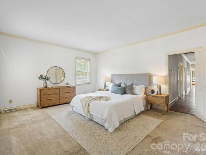 2231 Richardson Drive, Charlotte, NC 28211.  MLS# CAR4382056, YatesRealty ID 35456. 