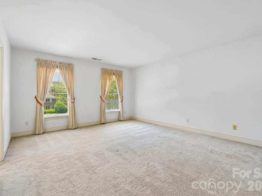 2231 Richardson Drive, Charlotte, NC 28211.  MLS# CAR4382056, YatesRealty ID 35456. 