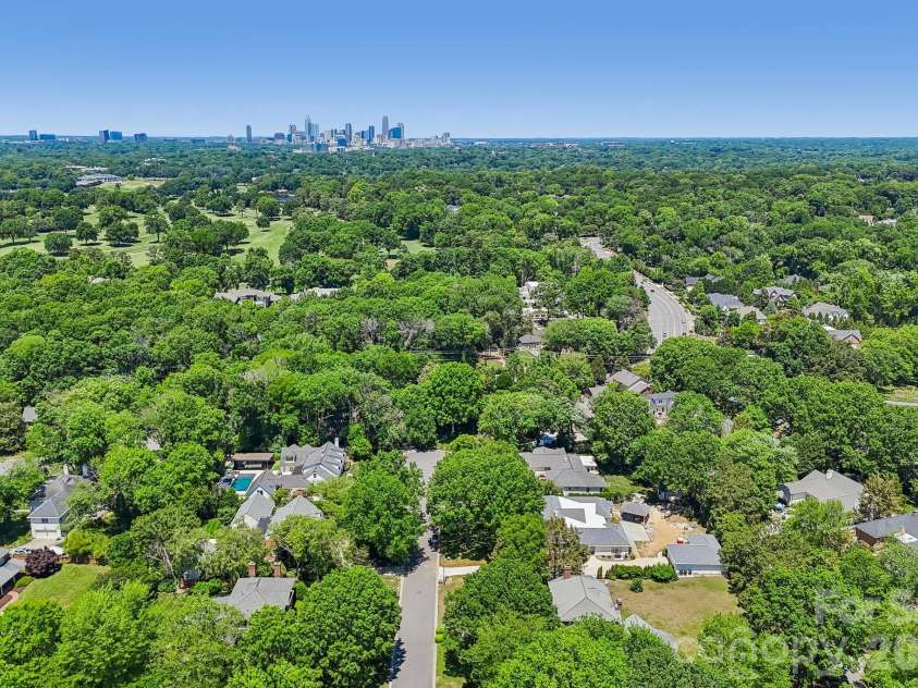 2231 Richardson Drive, Charlotte, NC 28211.  MLS# CAR4382056, YatesRealty ID 35456. 