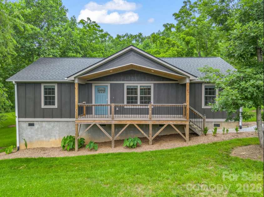100 Walt Drive, Hendersonville, NC 28792.  MLS# CAR4391654, YatesRealty ID 35457. 