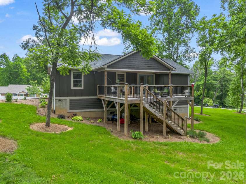 100 Walt Drive, Hendersonville, NC 28792.  MLS# CAR4391654, YatesRealty ID 35457. 