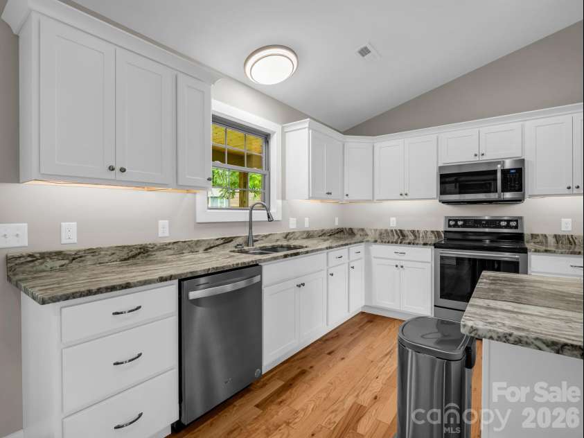 100 Walt Drive, Hendersonville, NC 28792.  MLS# CAR4391654, YatesRealty ID 35457. 