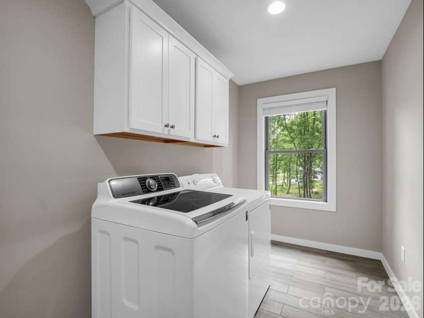 100 Walt Drive, Hendersonville, NC 28792.  MLS# CAR4391654, YatesRealty ID 35457. 