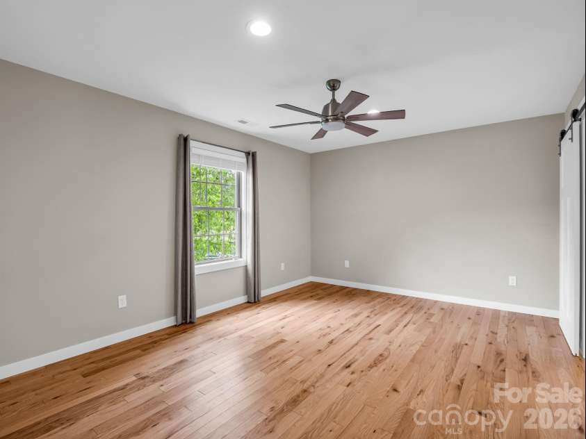 100 Walt Drive, Hendersonville, NC 28792.  MLS# CAR4391654, YatesRealty ID 35457. 