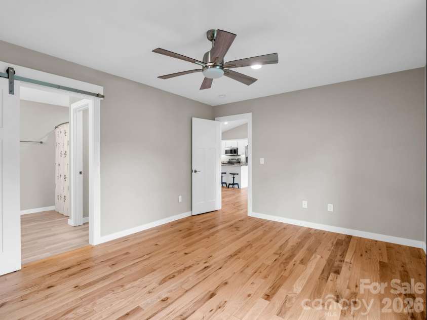 100 Walt Drive, Hendersonville, NC 28792.  MLS# CAR4391654, YatesRealty ID 35457. 