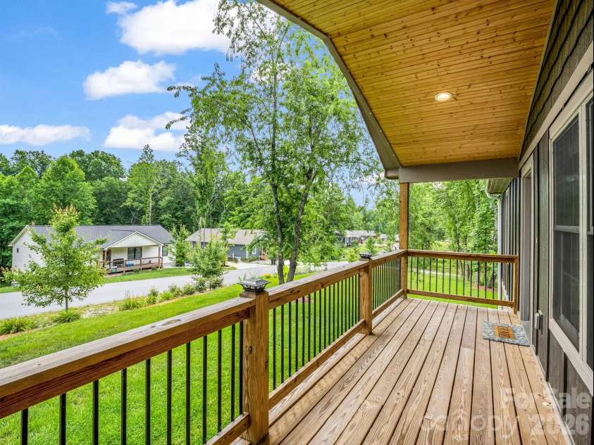 100 Walt Drive, Hendersonville, NC 28792.  MLS# CAR4391654, YatesRealty ID 35457. 