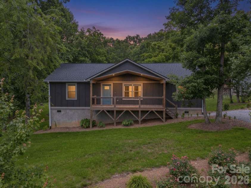 100 Walt Drive, Hendersonville, NC 28792.  MLS# CAR4391654, YatesRealty ID 35457. 