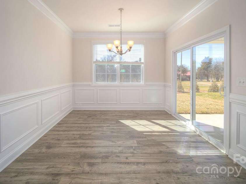 15 Fox Cove Road, Hendersonville, NC 28792.  MLS# CAR4298013, YatesRealty ID 35457. Photos are representative