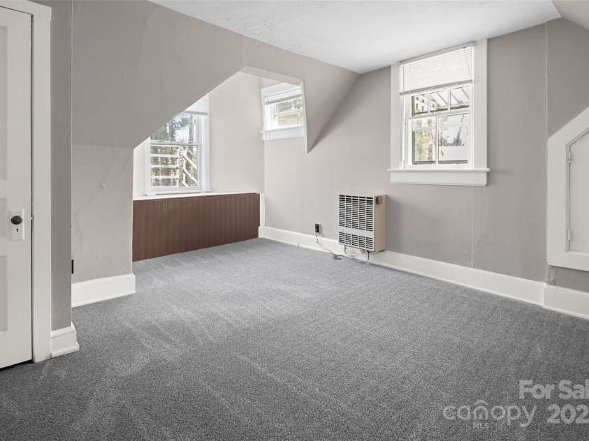 15 Grindstaff Drive, Asheville, NC 28803.  MLS# CAR4301849, YatesRealty ID 3546. 