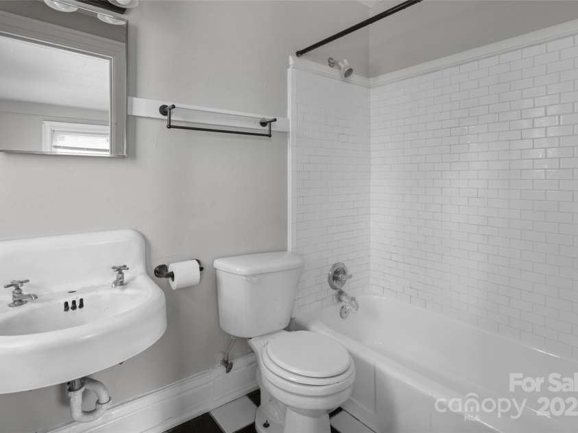 15 Grindstaff Drive, Asheville, NC 28803.  MLS# CAR4301849, YatesRealty ID 3546. 