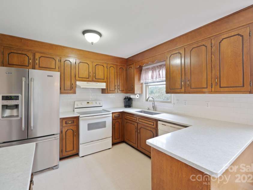 409 Cardinal Drive, Newton, NC 28658.  MLS# CAR4241098, YatesRealty ID 3546. 