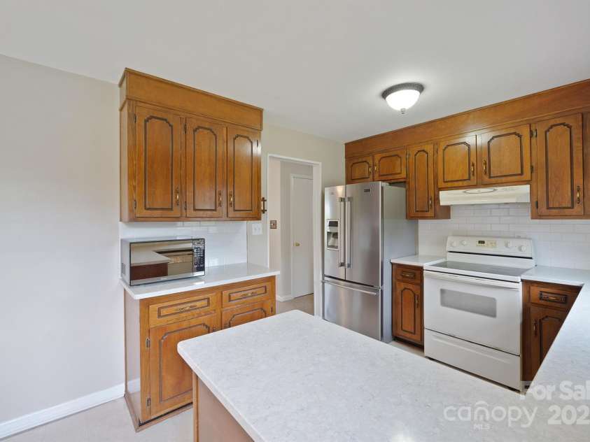 409 Cardinal Drive, Newton, NC 28658.  MLS# CAR4241098, YatesRealty ID 3546. 