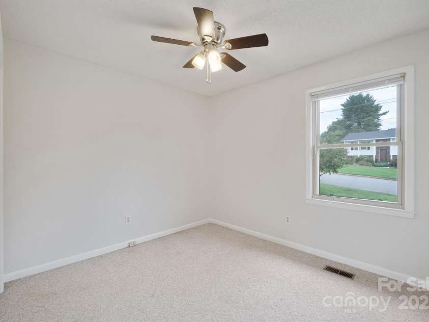 409 Cardinal Drive, Newton, NC 28658.  MLS# CAR4241098, YatesRealty ID 3546. 
