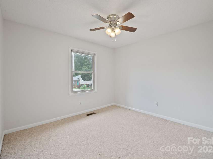 409 Cardinal Drive, Newton, NC 28658.  MLS# CAR4241098, YatesRealty ID 3546. 