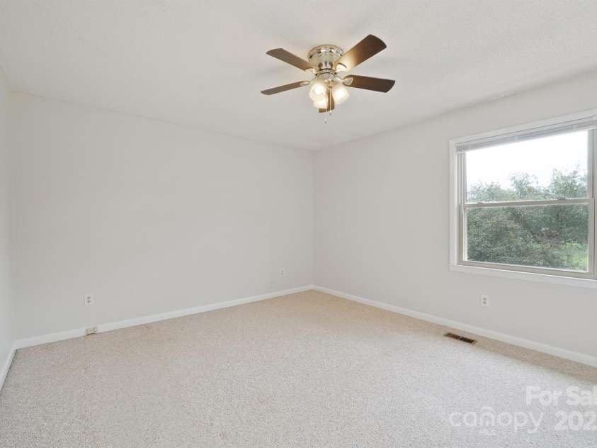409 Cardinal Drive, Newton, NC 28658.  MLS# CAR4241098, YatesRealty ID 3546. 