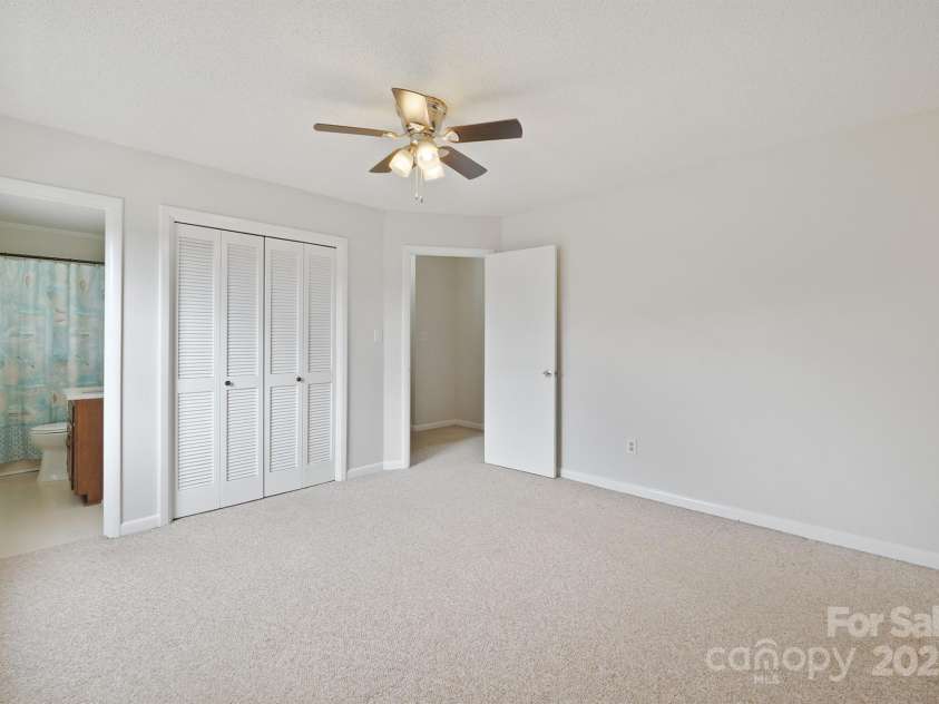 409 Cardinal Drive, Newton, NC 28658.  MLS# CAR4241098, YatesRealty ID 3546. 