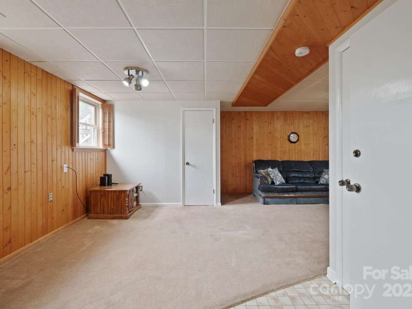 409 Cardinal Drive, Newton, NC 28658.  MLS# CAR4241098, YatesRealty ID 3546. 