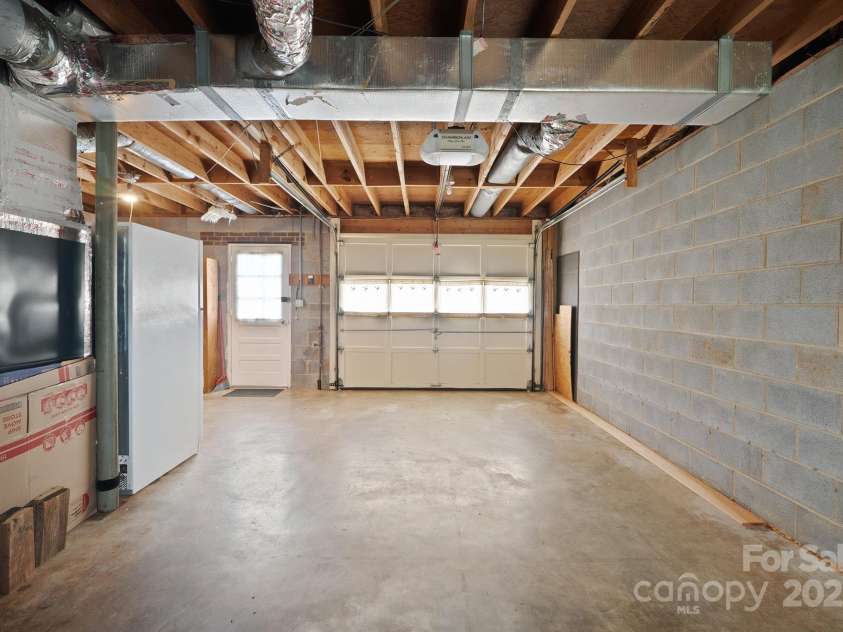 409 Cardinal Drive, Newton, NC 28658.  MLS# CAR4241098, YatesRealty ID 3546. 