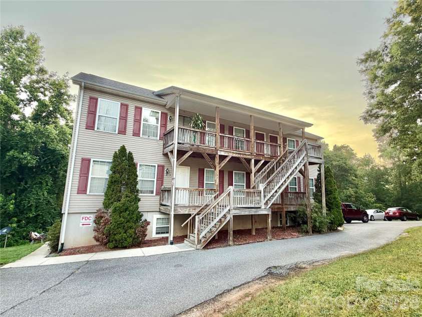 448 6th Street, Taylorsville, NC 28681.  MLS# CAR4401086, YatesRealty ID 35461. 