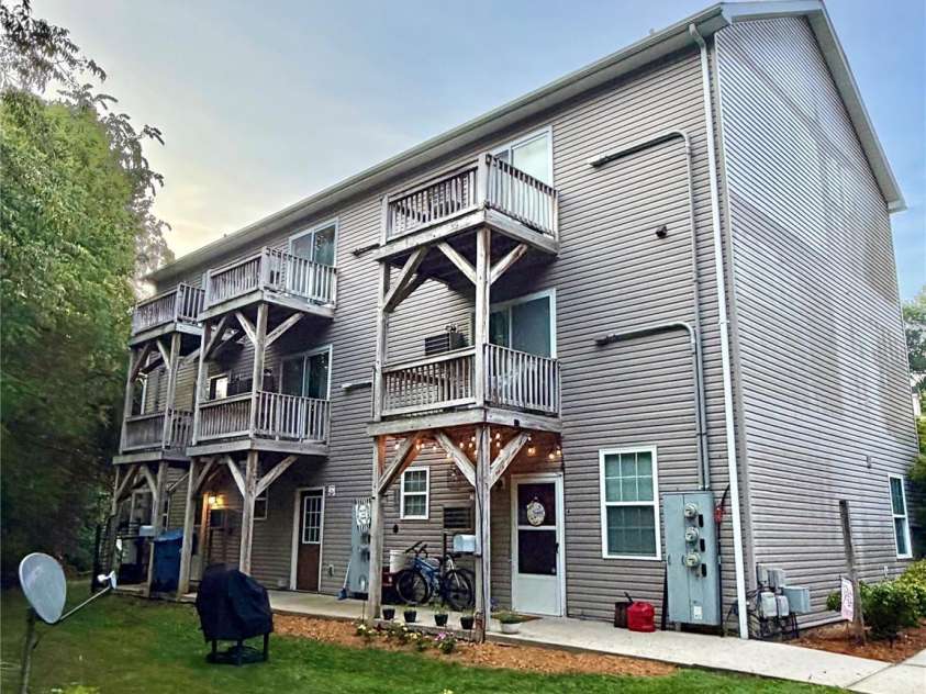 448 6th Street, Taylorsville, NC 28681.  MLS# CAR4401086, YatesRealty ID 35461. 