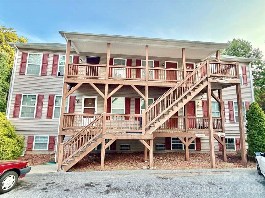 448 6th Street, Taylorsville, NC 28681.  MLS# CAR4401086, YatesRealty ID 35461. 