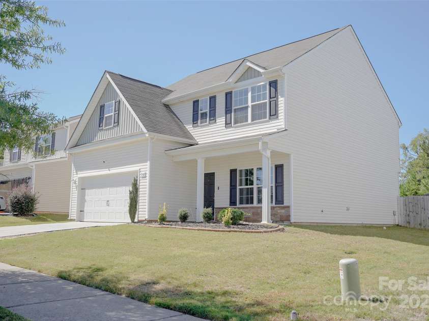 7507 Malden Park Drive, Charlotte, NC 28215.  MLS# CAR4298089, YatesRealty ID 35461. 