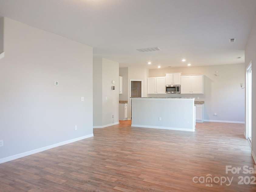 7507 Malden Park Drive, Charlotte, NC 28215.  MLS# CAR4298089, YatesRealty ID 35461. 