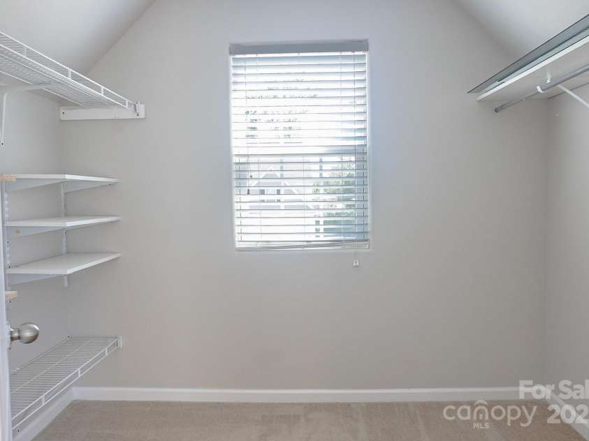 7507 Malden Park Drive, Charlotte, NC 28215.  MLS# CAR4298089, YatesRealty ID 35461. 