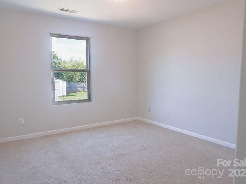 7507 Malden Park Drive, Charlotte, NC 28215.  MLS# CAR4298089, YatesRealty ID 35461. 