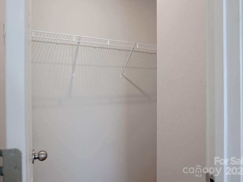 7507 Malden Park Drive, Charlotte, NC 28215.  MLS# CAR4298089, YatesRealty ID 35461. 