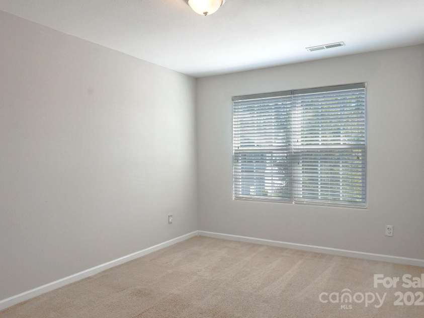 7507 Malden Park Drive, Charlotte, NC 28215.  MLS# CAR4298089, YatesRealty ID 35461. 