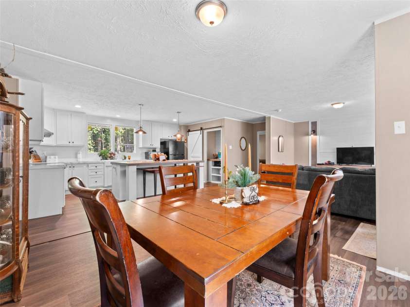 64 Tupper Lane, Hendersonville, NC 28792.  MLS# CAR4398491, YatesRealty ID 35462. 