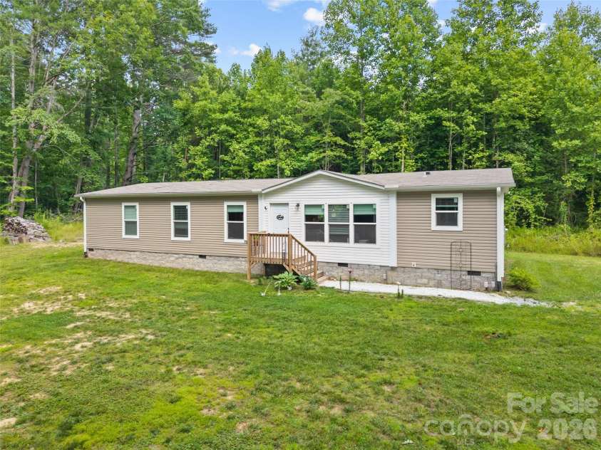 64 Tupper Lane, Hendersonville, NC 28792.  MLS# CAR4398491, YatesRealty ID 35462. 