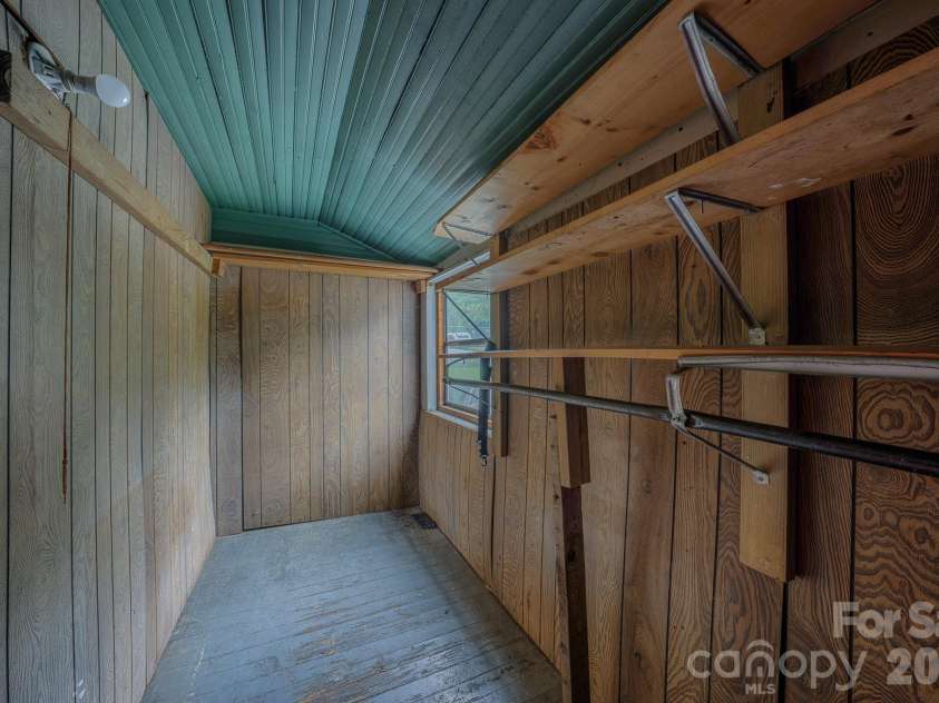 49 Madison Avenue, Asheville, NC 28801.  MLS# CAR4394135, YatesRealty ID 35463. 