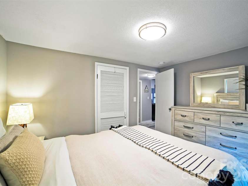 22 Glenview Place, Arden, NC 28704.  MLS# CAR4382452, YatesRealty ID 35464. 
