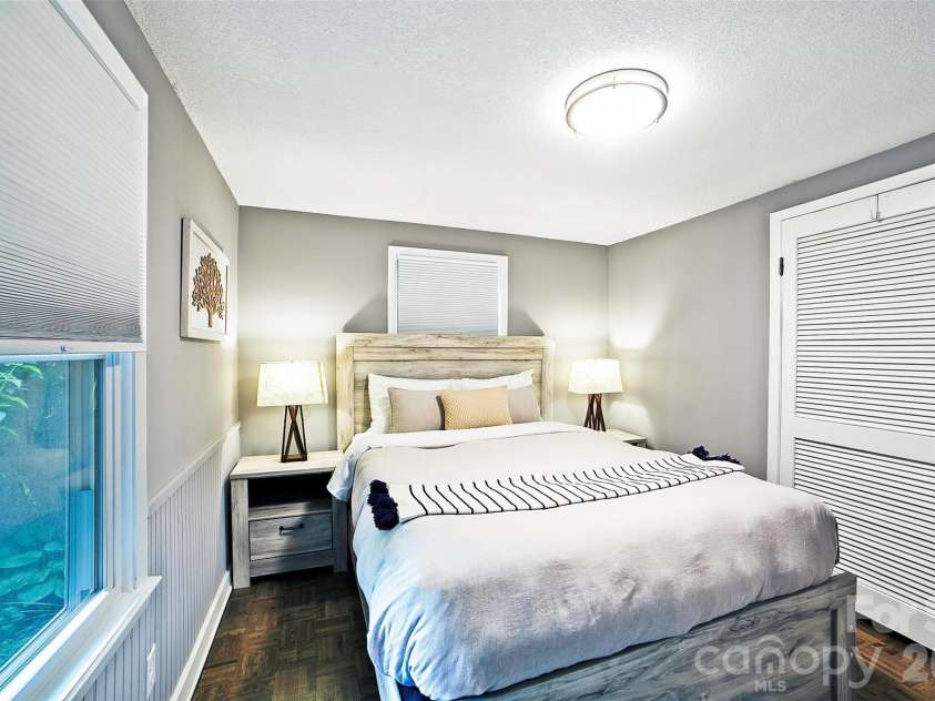 22 Glenview Place, Arden, NC 28704.  MLS# CAR4382452, YatesRealty ID 35464. 