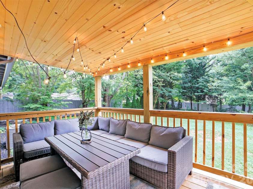 22 Glenview Place, Arden, NC 28704.  MLS# CAR4382452, YatesRealty ID 35464. 