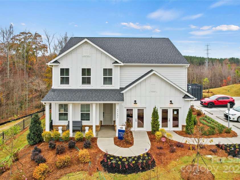 14214 New Crest Drive, Huntersville, NC 28078.  MLS# CAR4298144, YatesRealty ID 35465. 