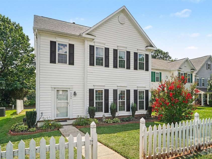9224 Ligon Court, Charlotte, NC 28213.  MLS# CAR4397997, YatesRealty ID 35465. 