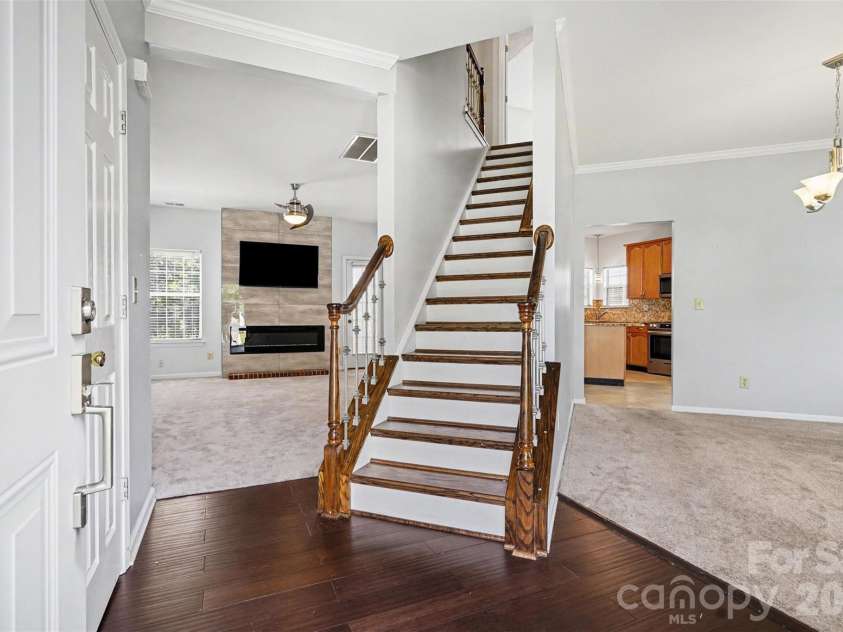 9224 Ligon Court, Charlotte, NC 28213.  MLS# CAR4397997, YatesRealty ID 35465. 