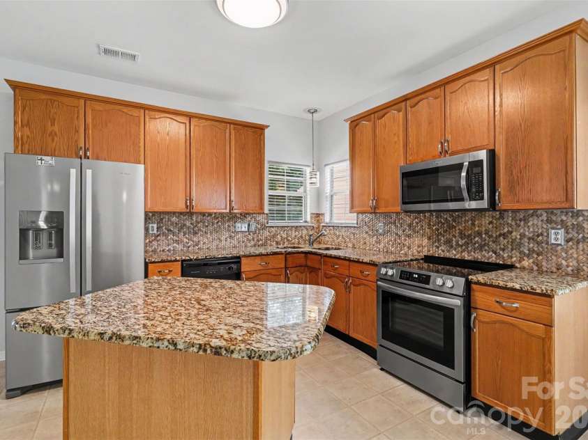 9224 Ligon Court, Charlotte, NC 28213.  MLS# CAR4397997, YatesRealty ID 35465. 