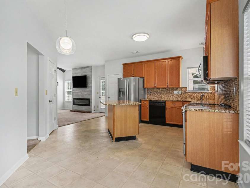 9224 Ligon Court, Charlotte, NC 28213.  MLS# CAR4397997, YatesRealty ID 35465. 
