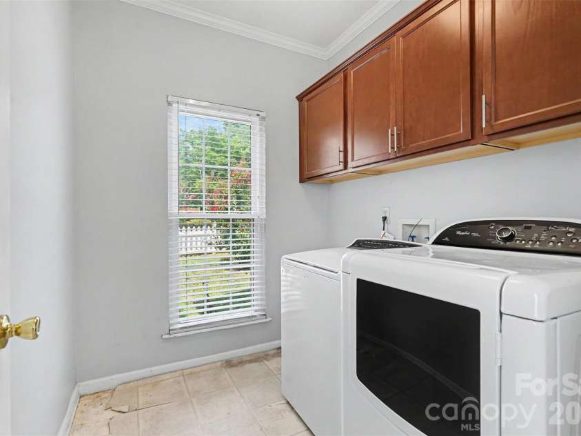 9224 Ligon Court, Charlotte, NC 28213.  MLS# CAR4397997, YatesRealty ID 35465. 