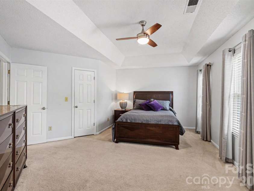 9224 Ligon Court, Charlotte, NC 28213.  MLS# CAR4397997, YatesRealty ID 35465. 