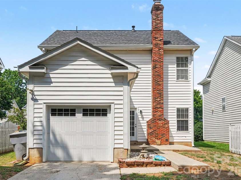 9224 Ligon Court, Charlotte, NC 28213.  MLS# CAR4397997, YatesRealty ID 35465. 